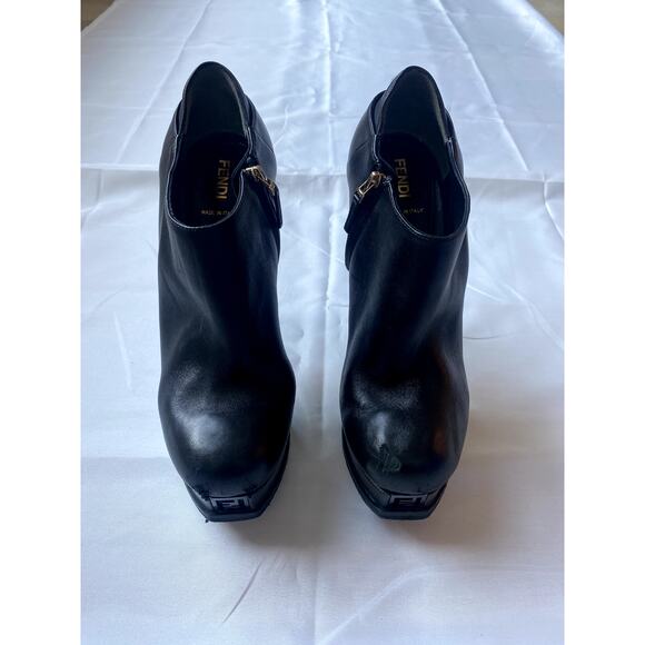 Authentic Fendi Ankle Boots Sz 37 FF Monogram On Front - Picture 1 of 11